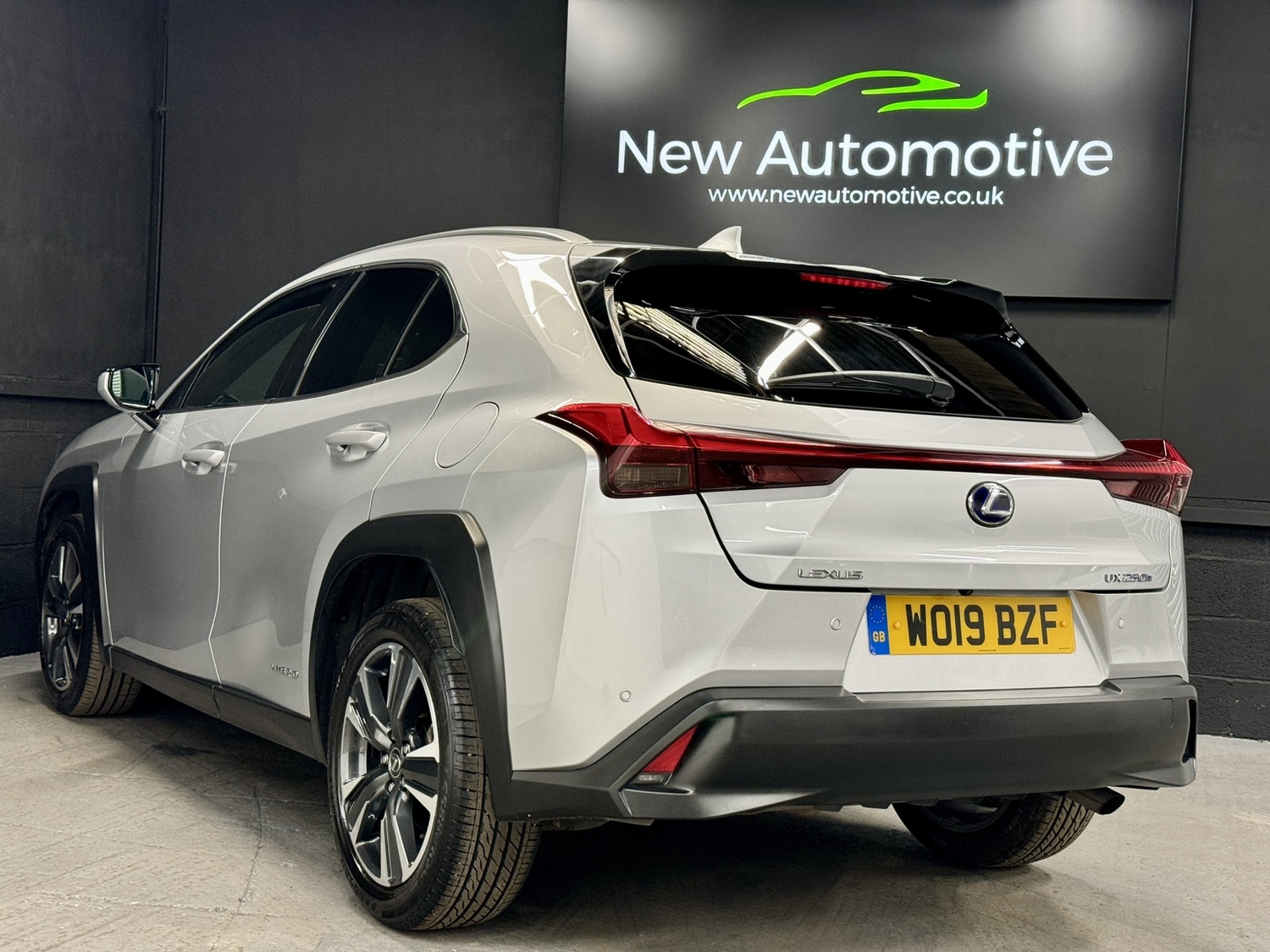 Lexus UX 2019 - Cars