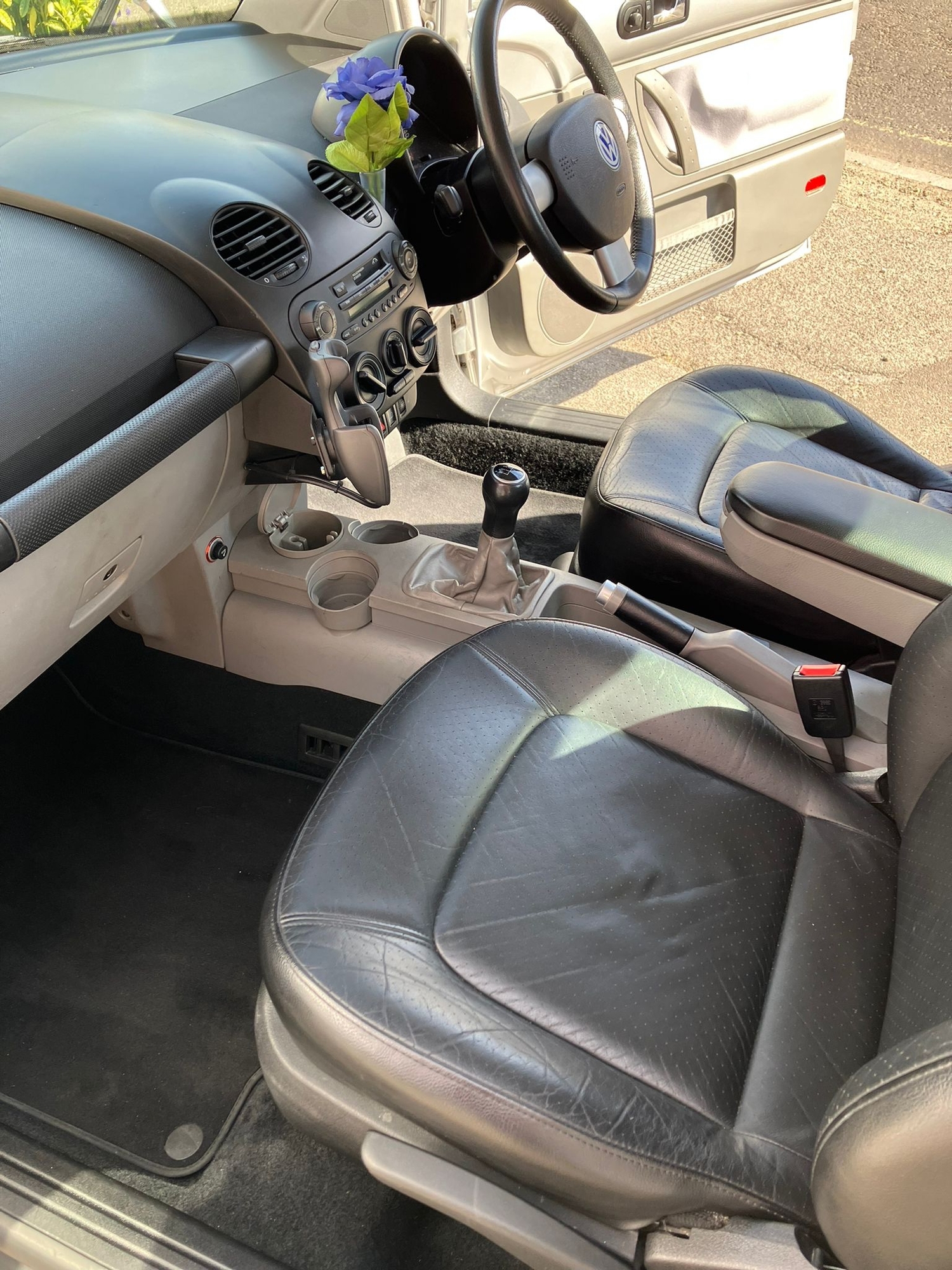 Volkswagen Beetle 2000 - Cars in New Milton