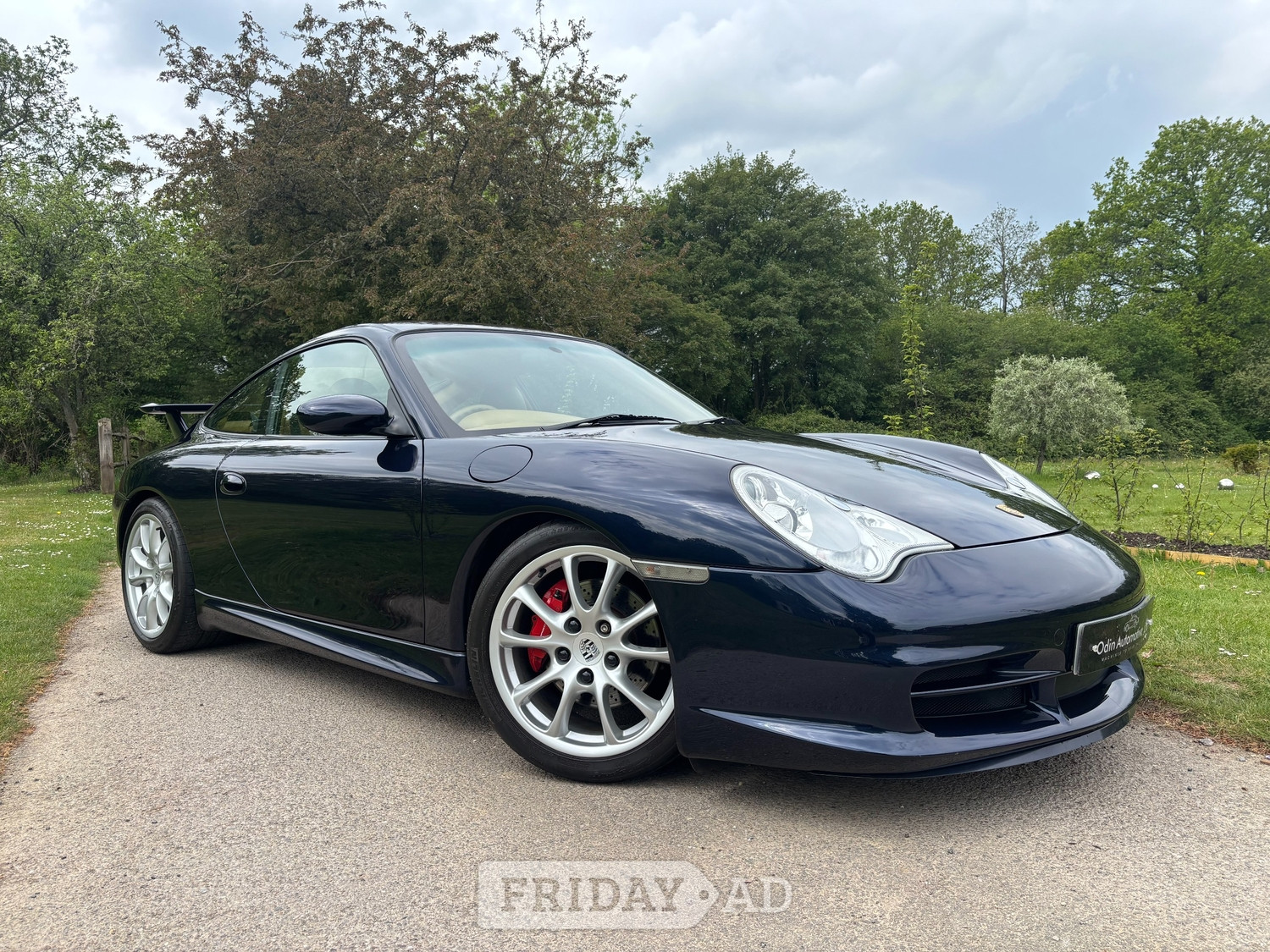 Porsche 911 2002 in Dorking