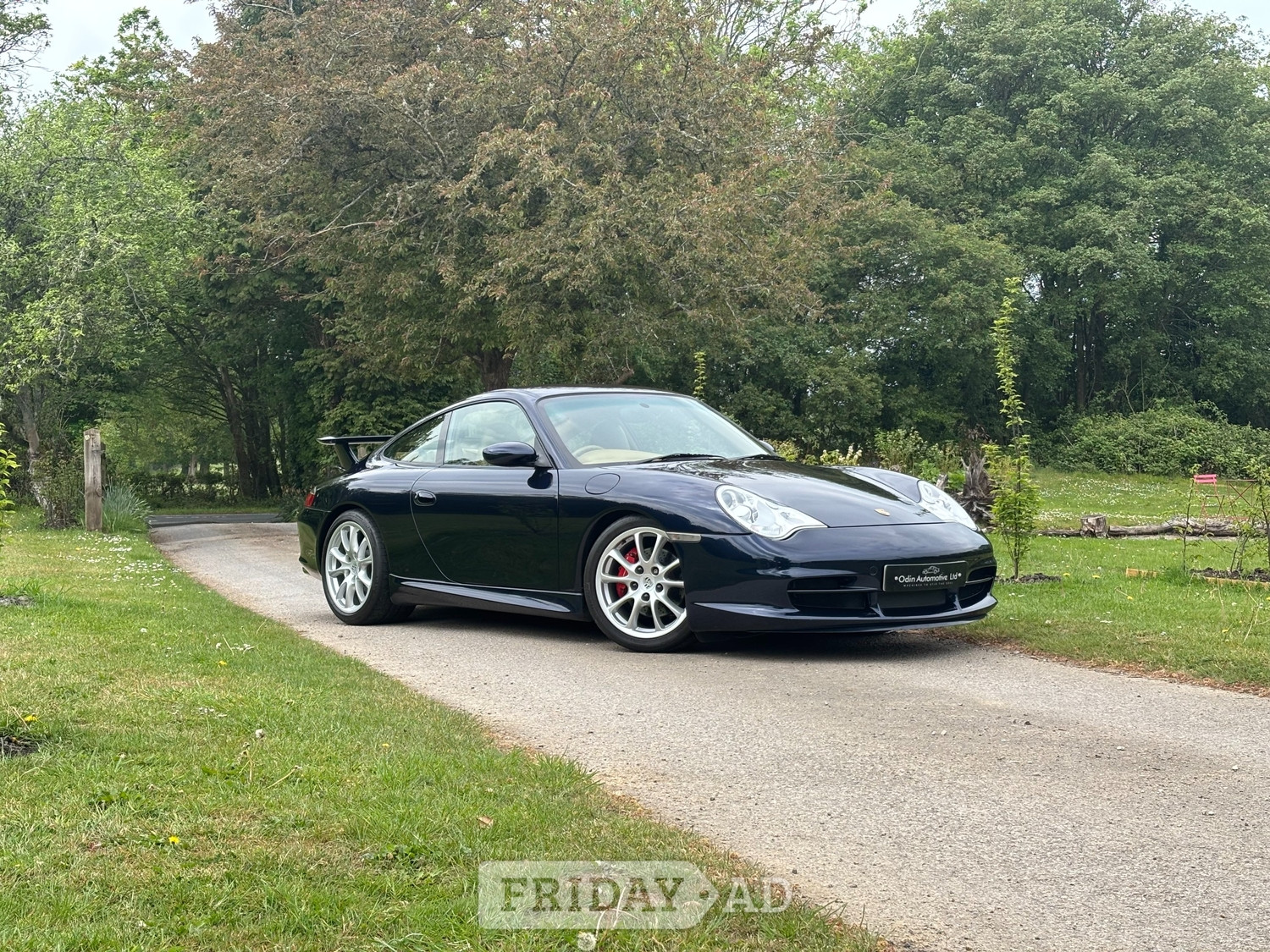 Porsche 911 2002 - Cars in Dorking
