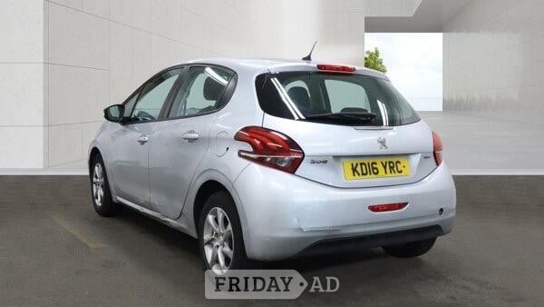 [ berth ]Peugeot 208