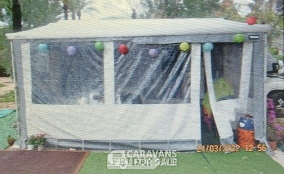 Privacy room Thule Omnistor 6200 in Holyhead