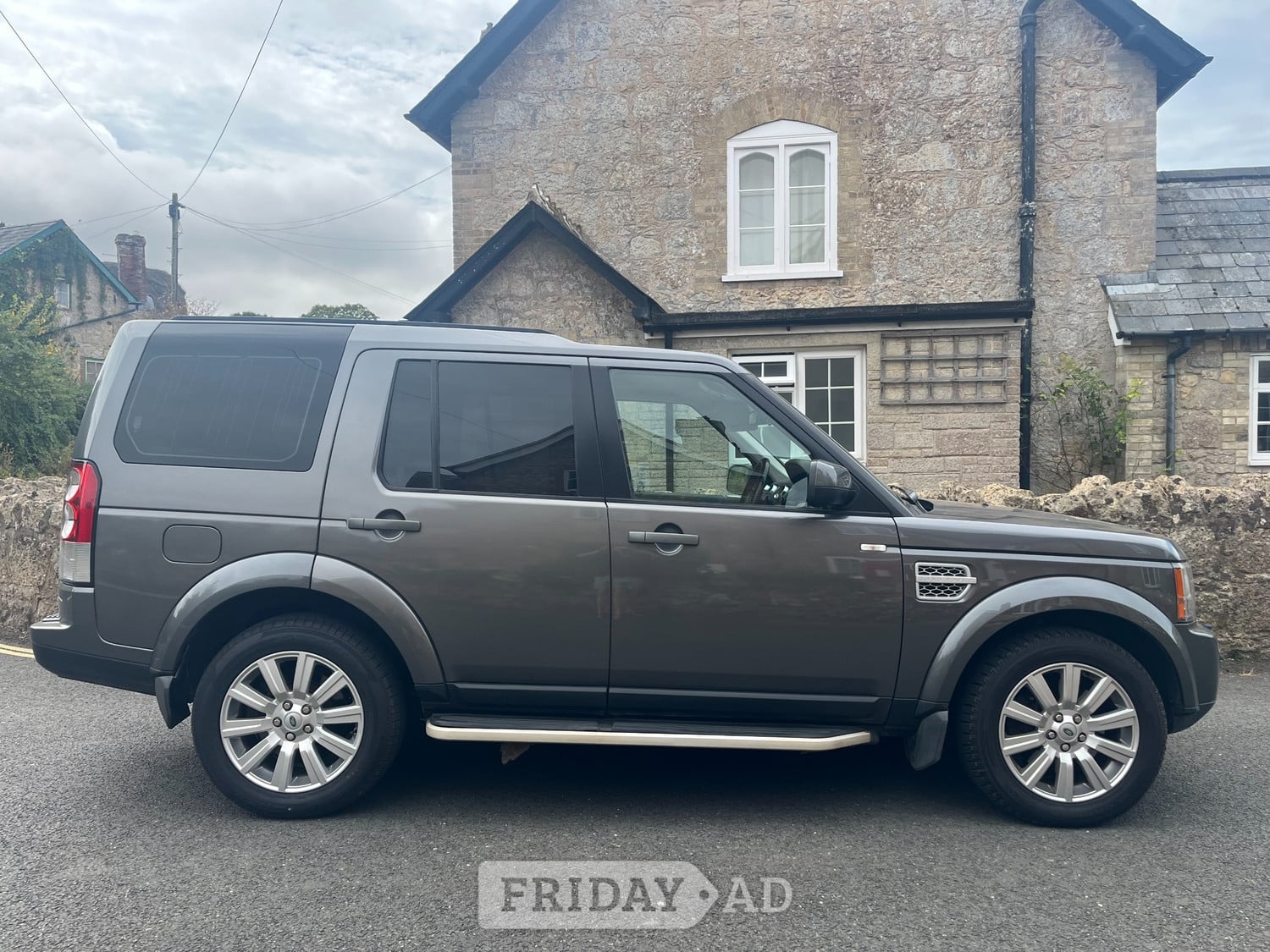 Land Rover Discovery 4 Newport
