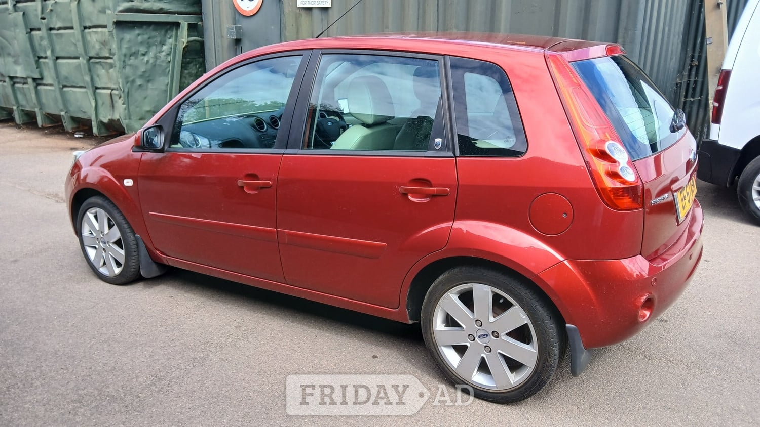 [ berth ]Ford Fiesta