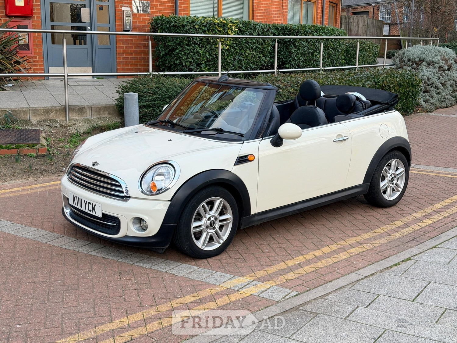 [ berth ]Mini Convertible