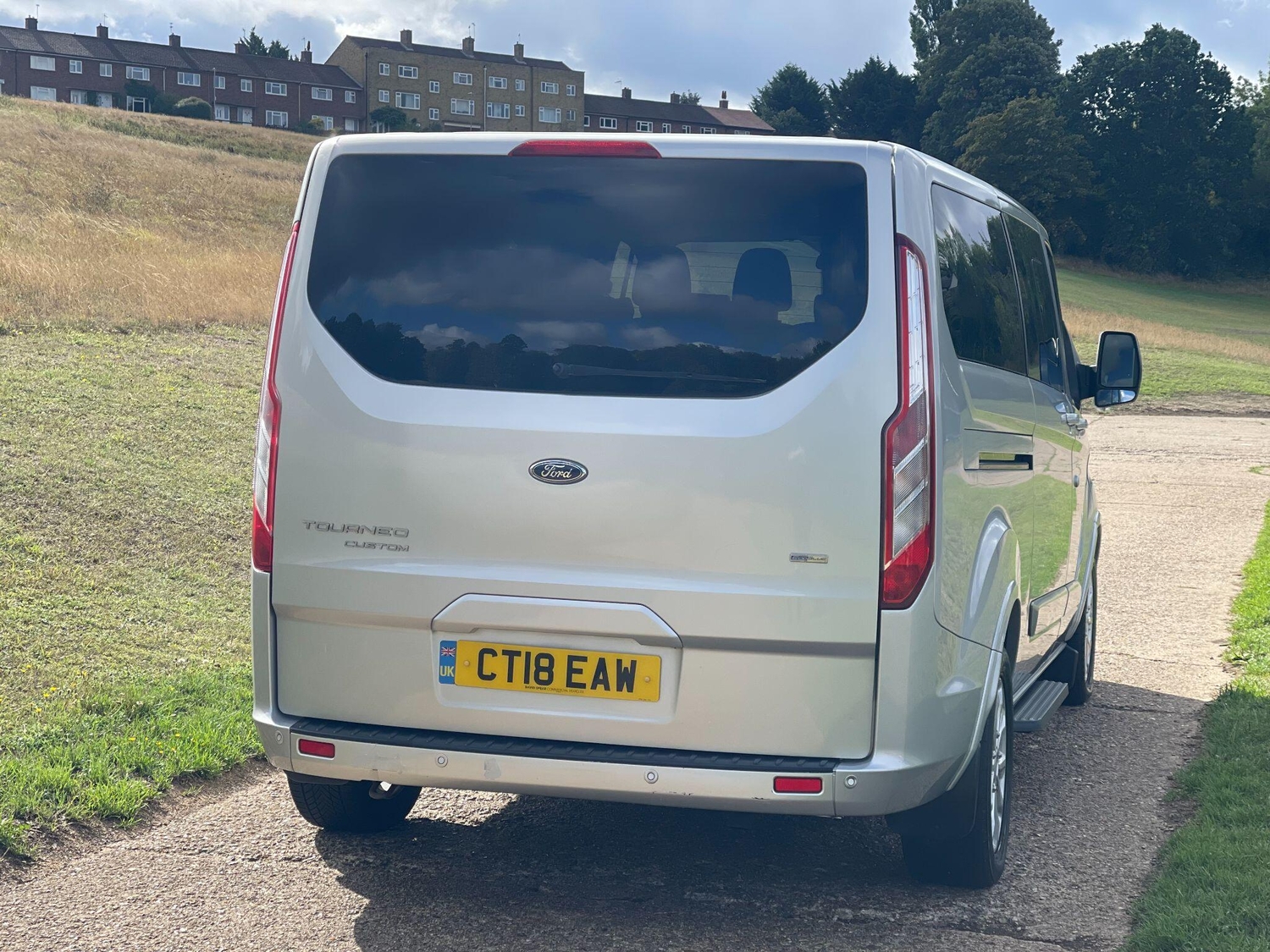 Ford Tourneo Custom 2018 - Vans & Commercial Vehicles