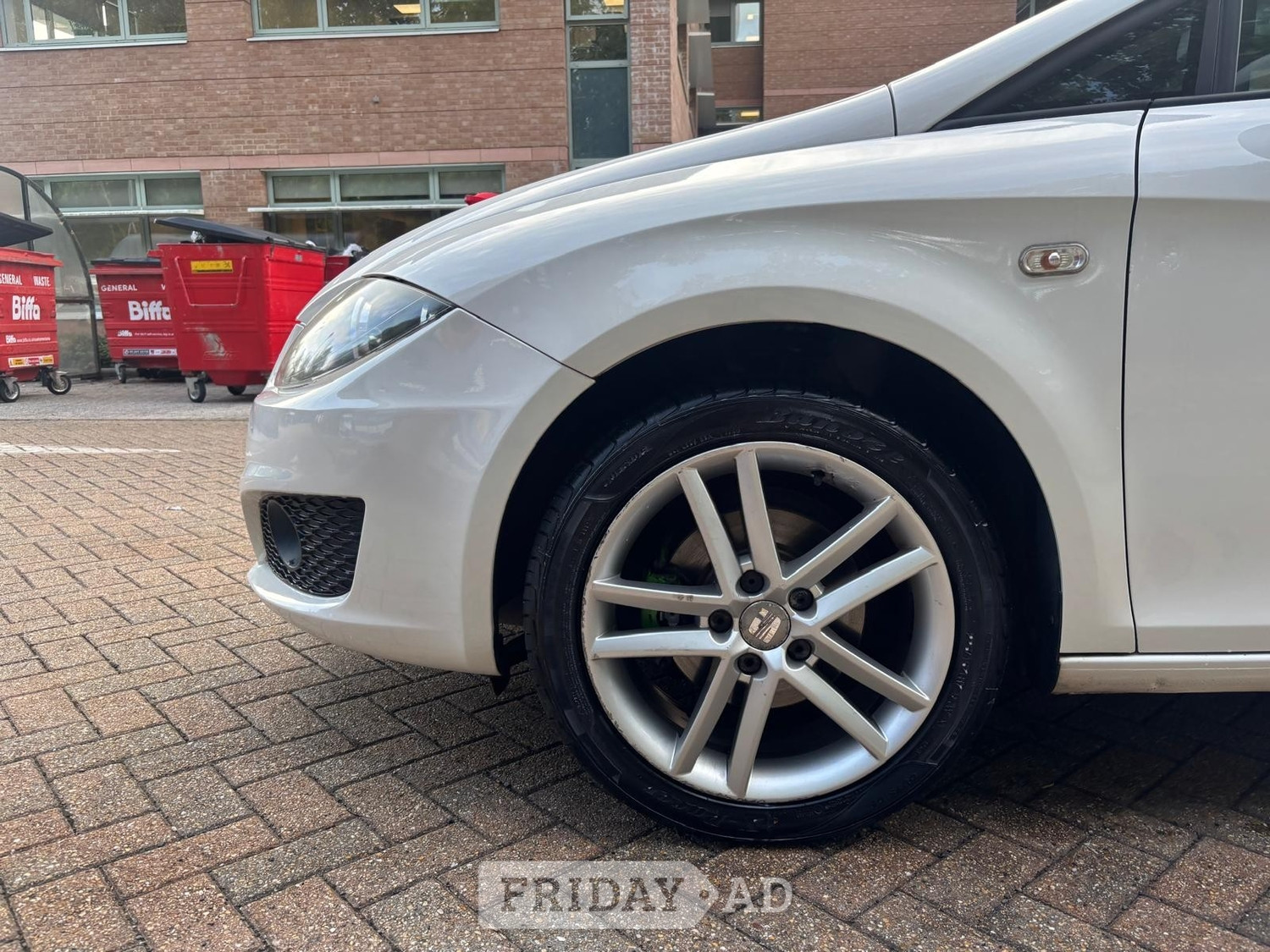 [ berth ]SEAT Leon