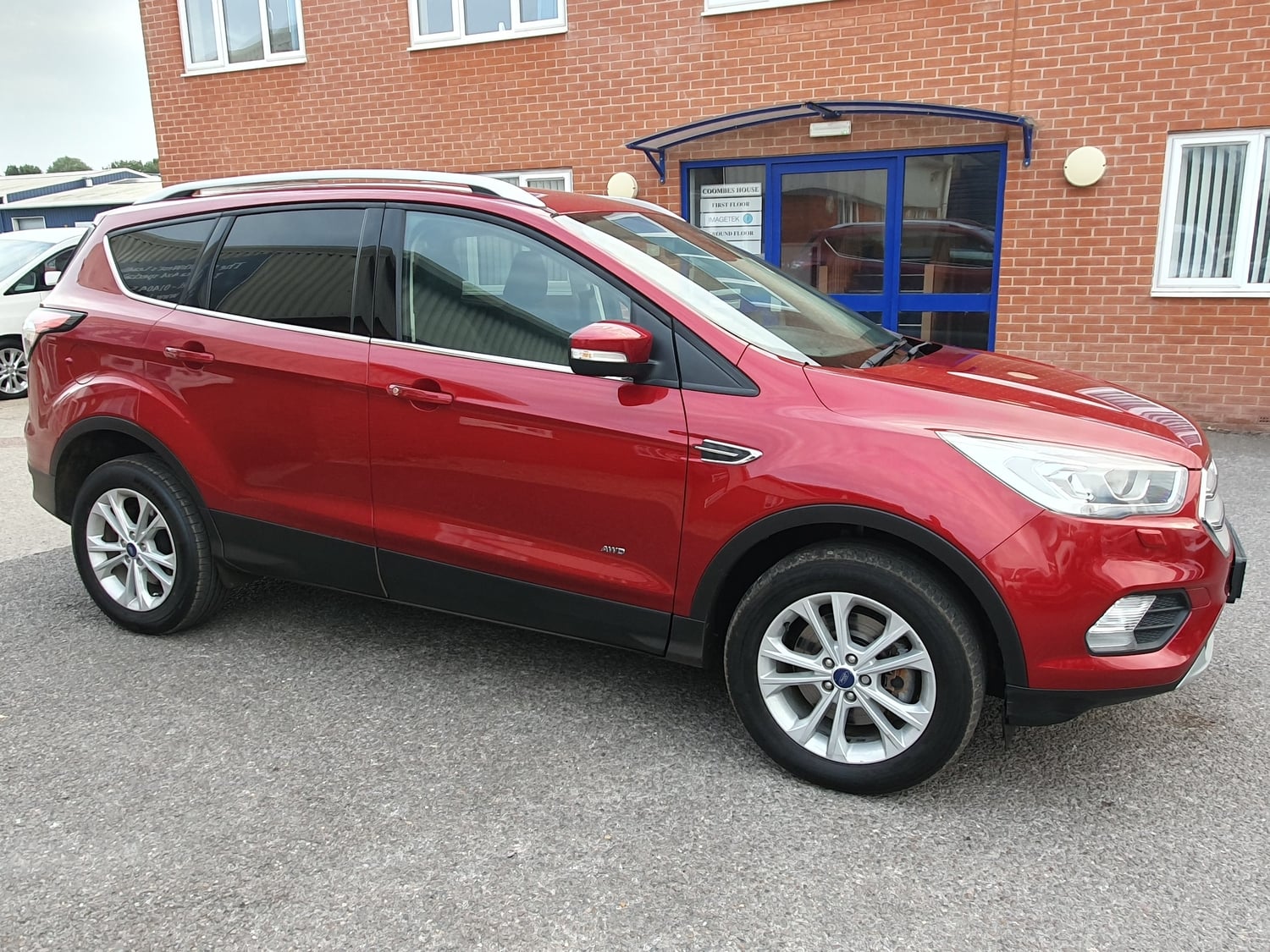 [ berth ]Ford Kuga