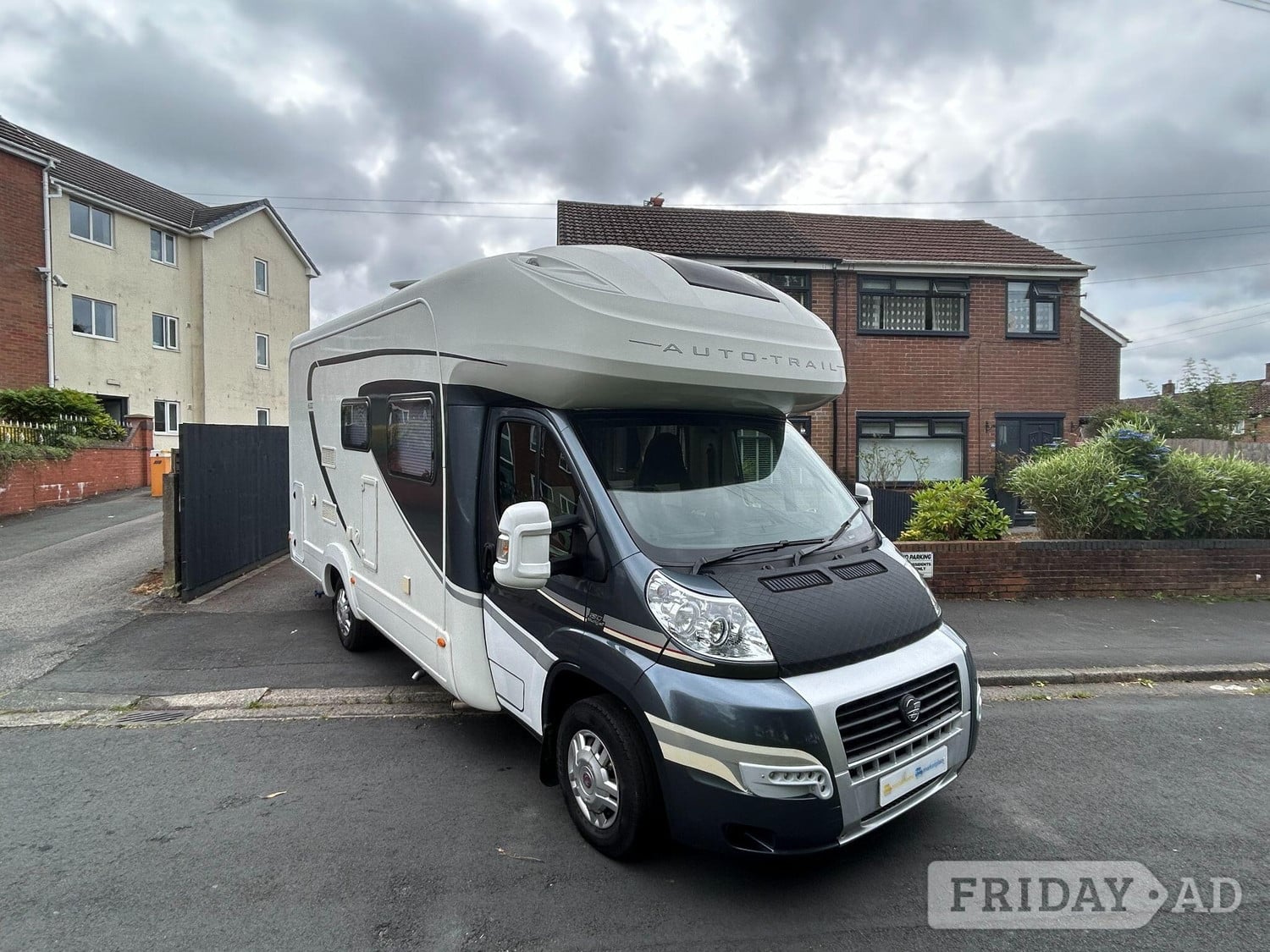 [6 berth ]Auto-Trail Apache 632