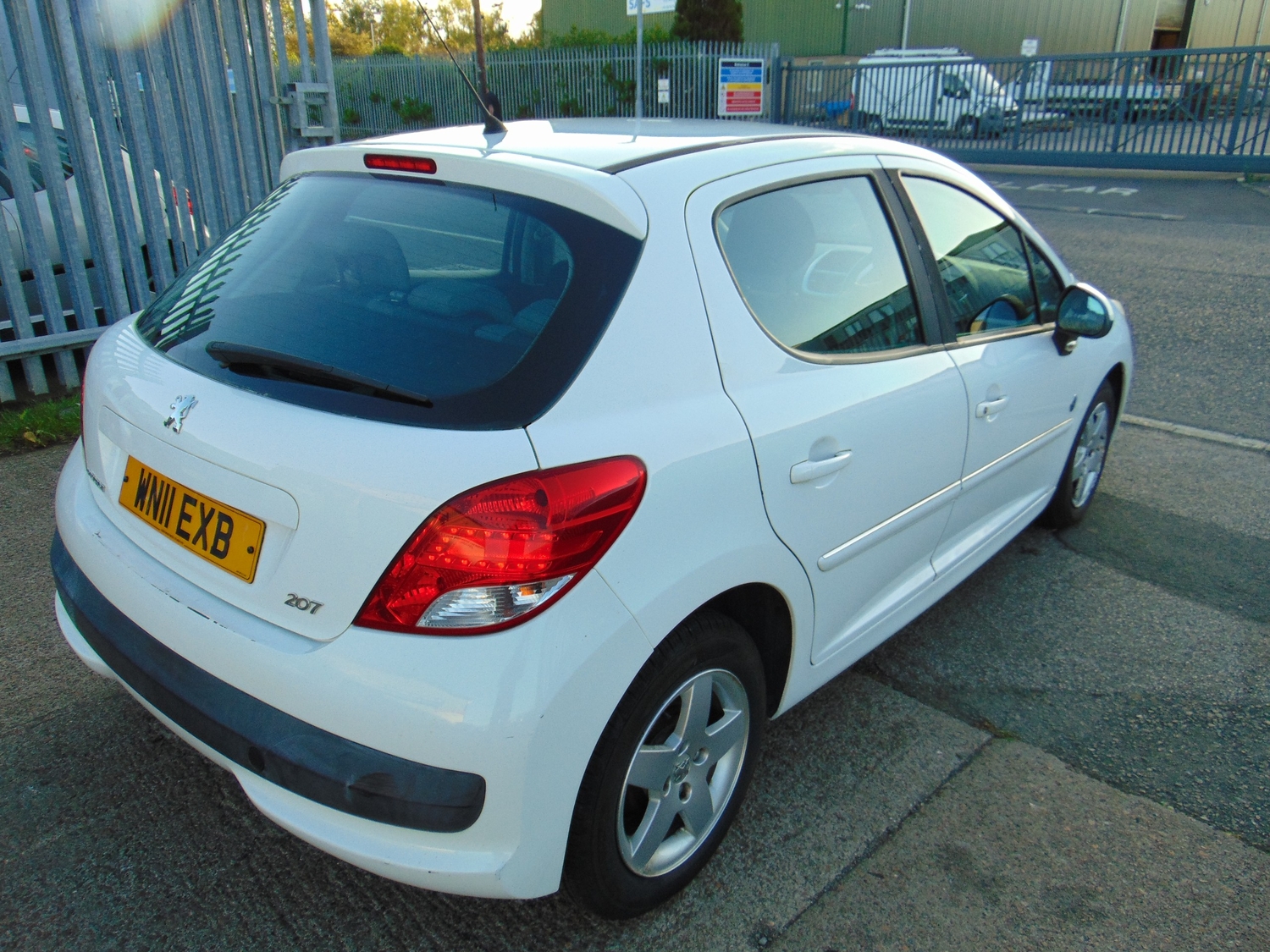 [ berth ]Peugeot 207