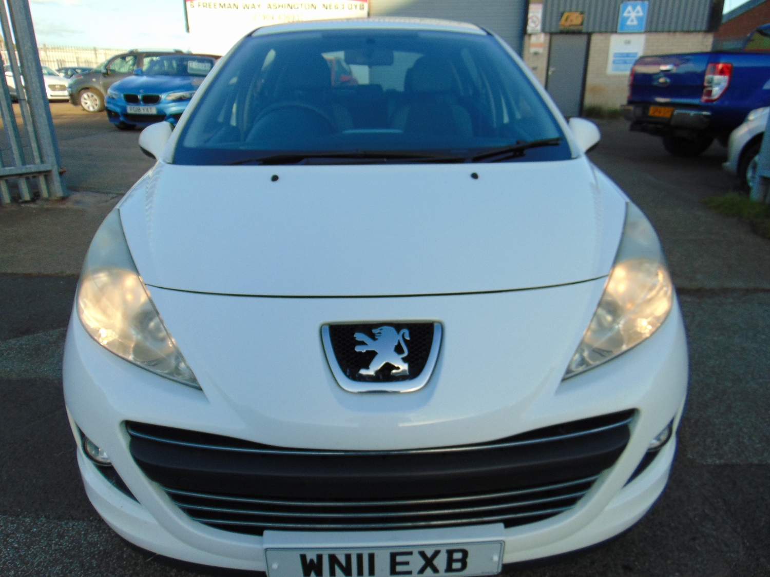 Peugeot 207 2011 - Cars