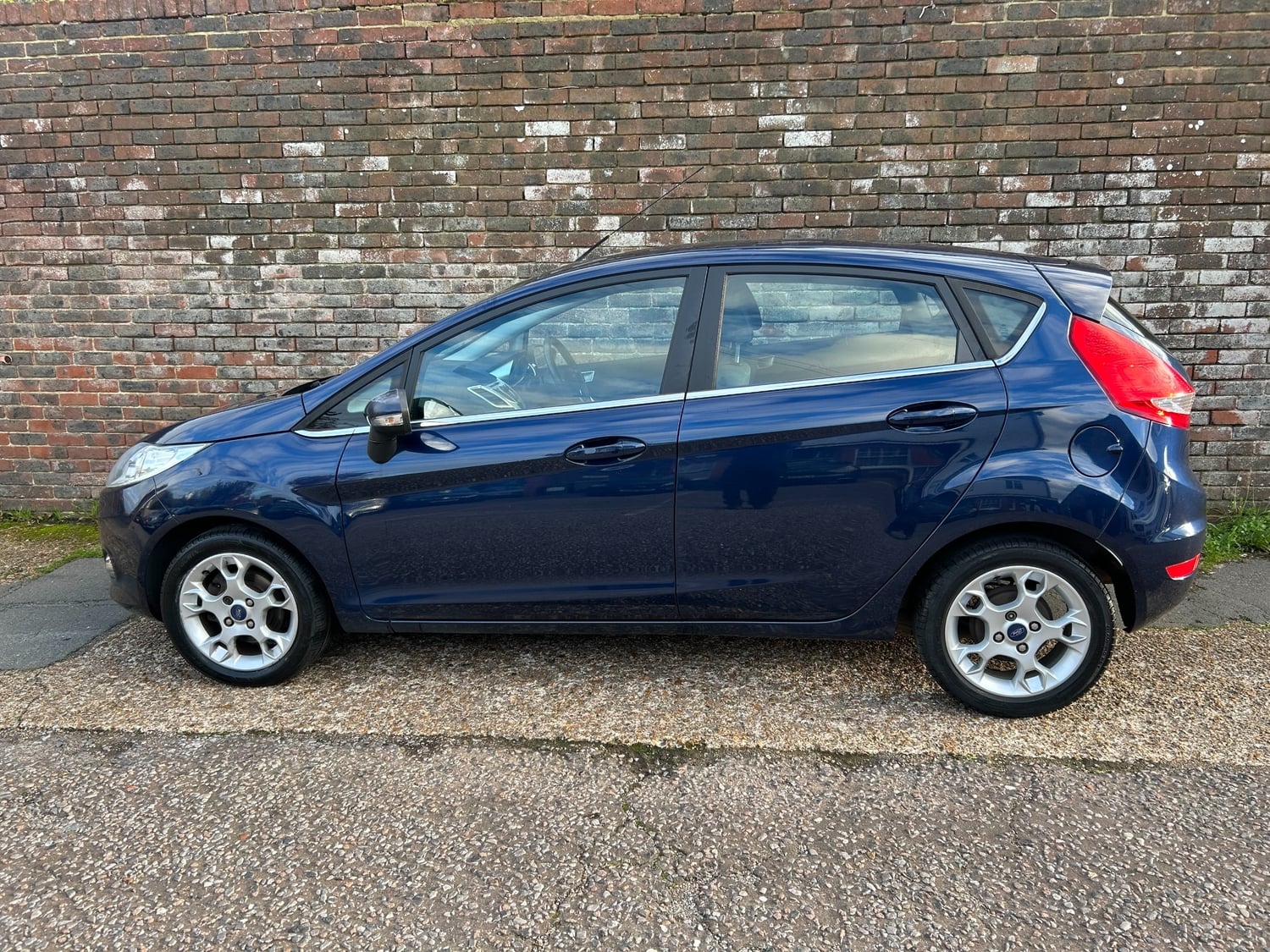 [ berth ]Ford Fiesta