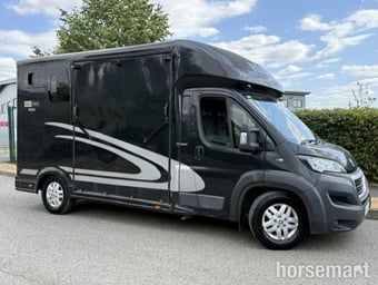 Equi-Trek Supersonic Peugeot Boxer  Horsebox