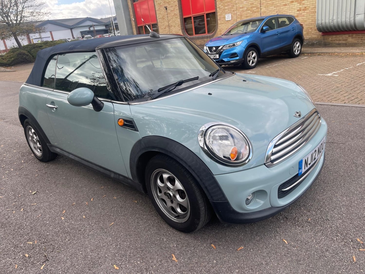 Mini Convertible 2012 - Cars