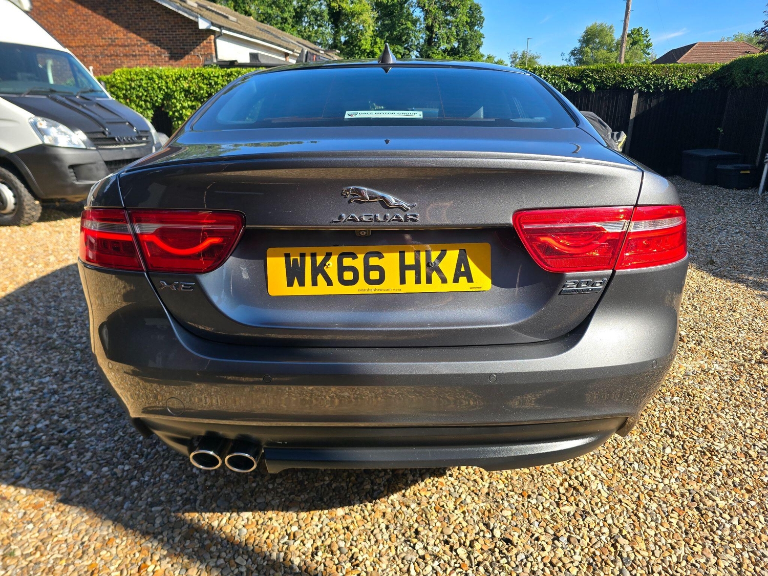 Jaguar XE 2016 - Cars