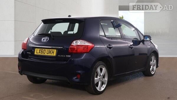 Toyota Auris 2010 - Cars in Staines
