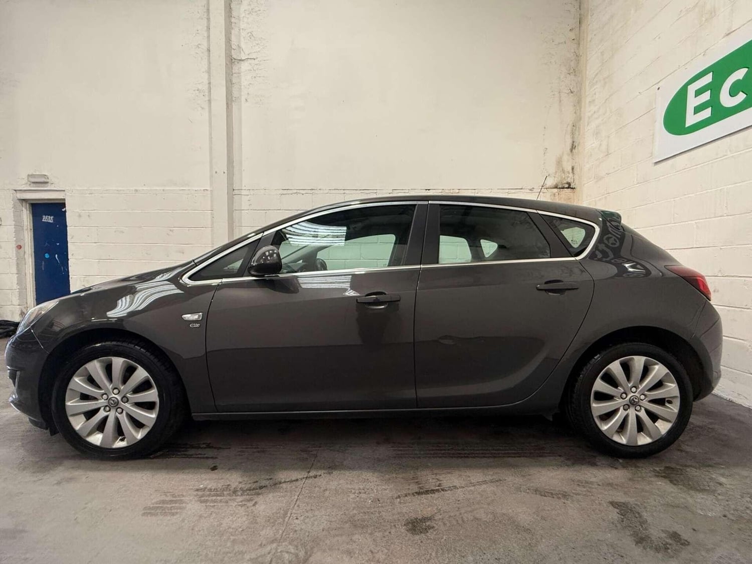 Vauxhall Astra 2015 - Cars