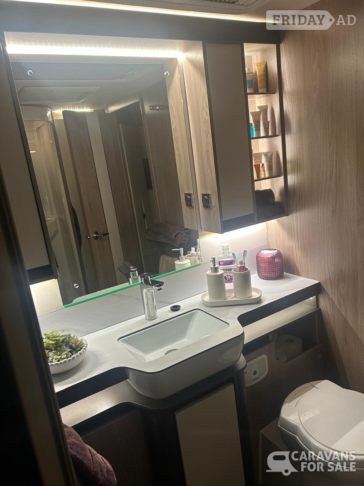 [ berth ]Swift Elegance Grande 835
