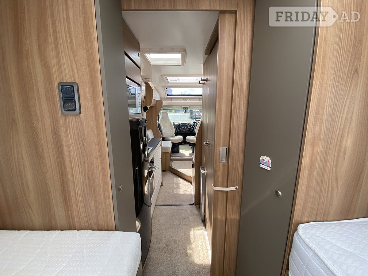 [4 berth ]Bailey Autograph 79-4T