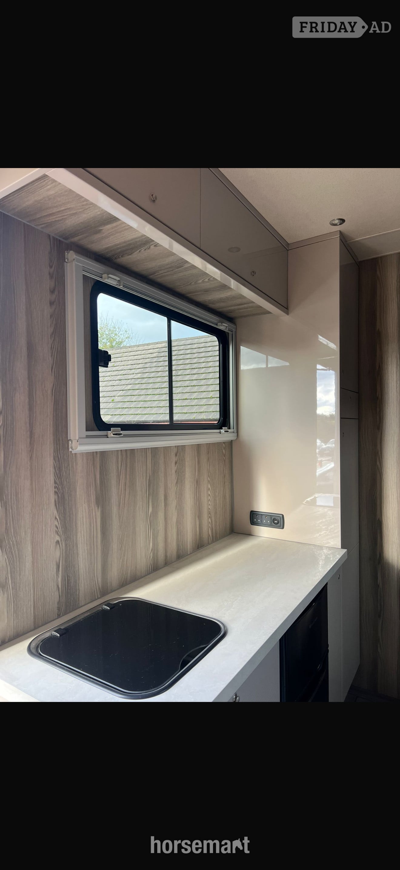 LF Horseboxes  Iveco Horsebox - Trailers & Horseboxes
