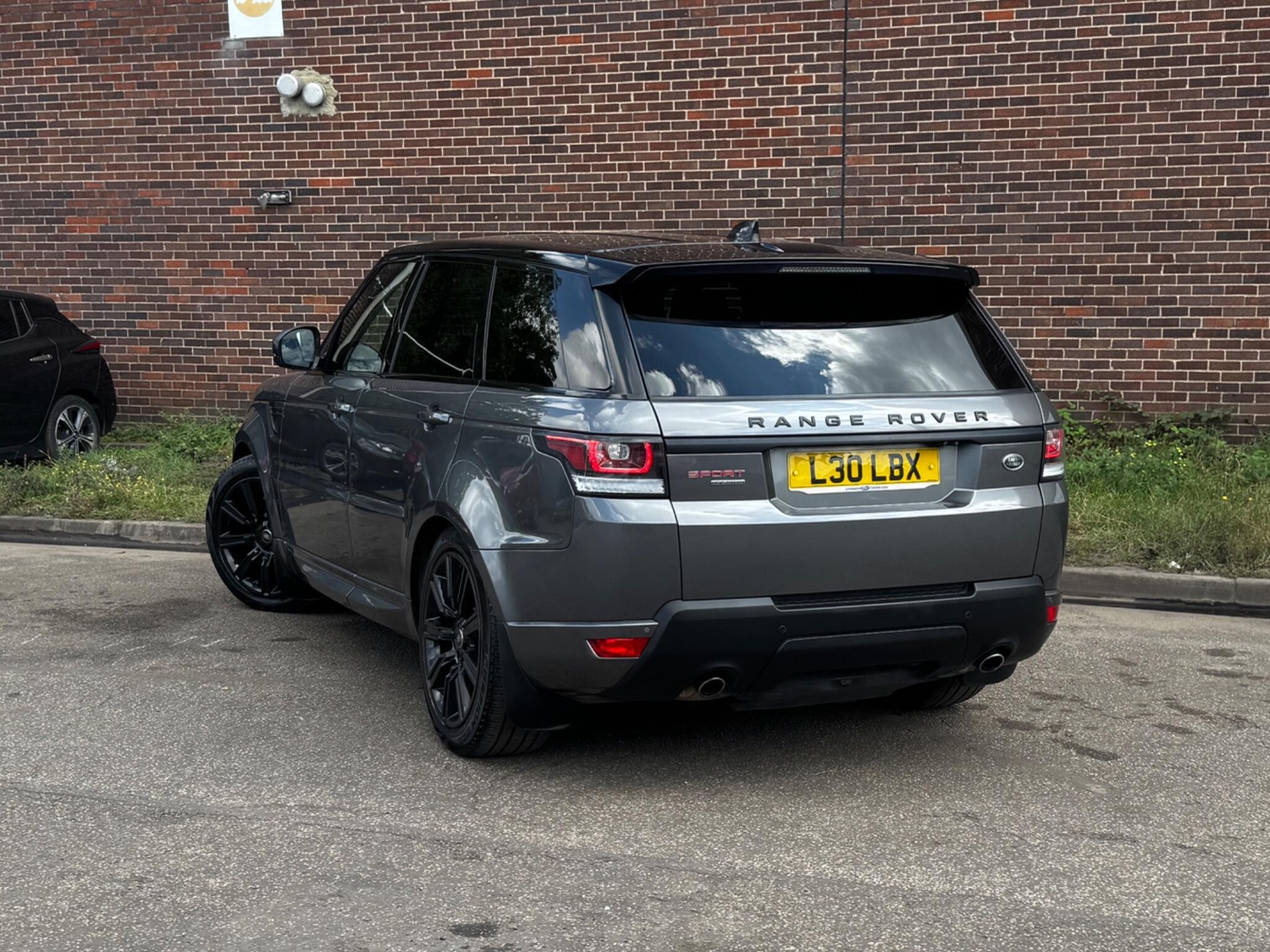 Land Rover Range Rover Sport 2017 - Cars in Leeds