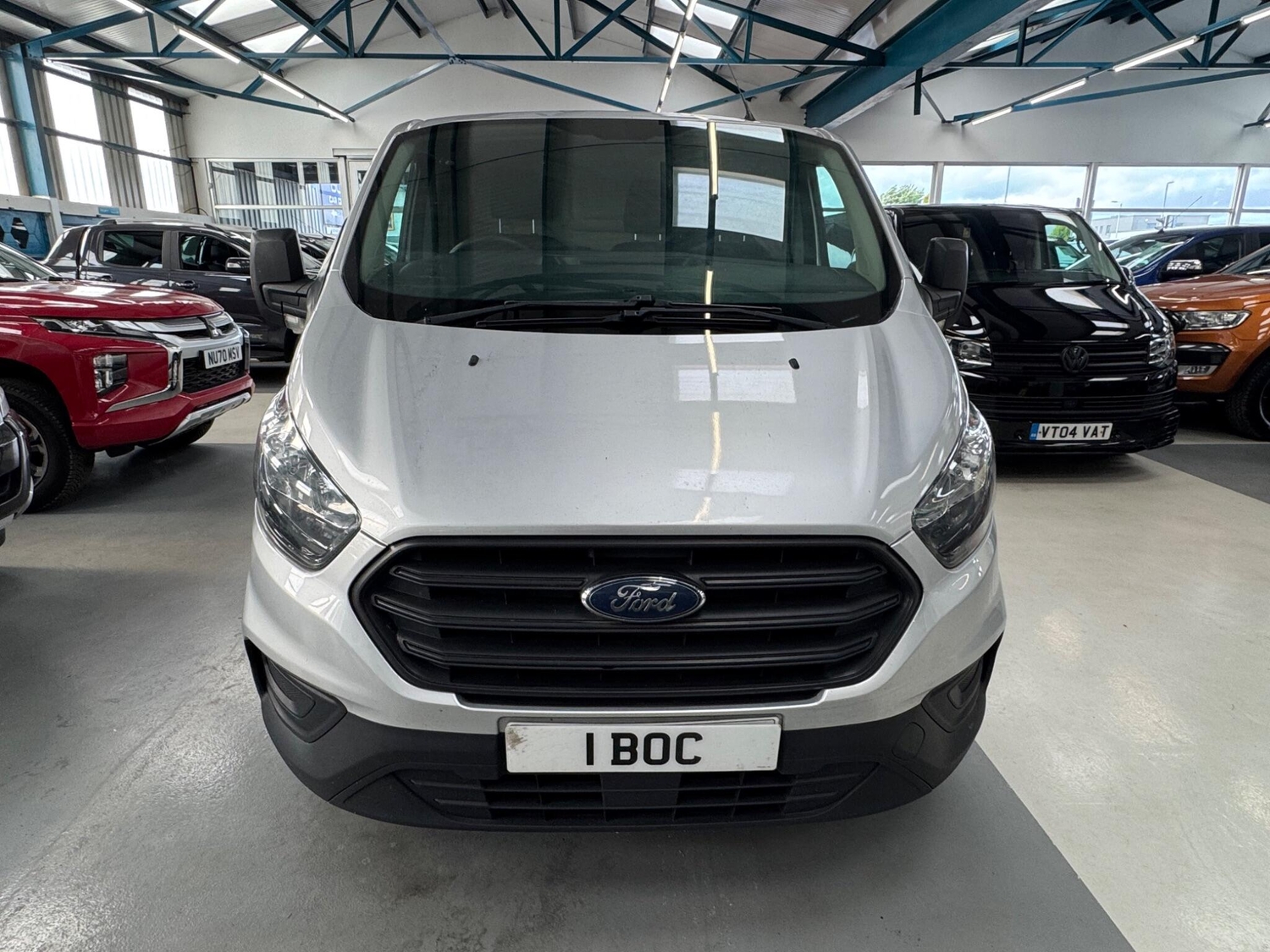 [ berth ]Ford Transit Custom