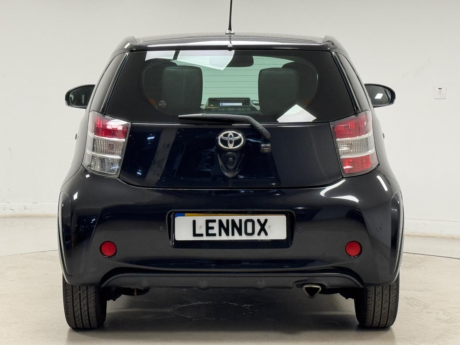 Toyota IQ 2009 - Cars
