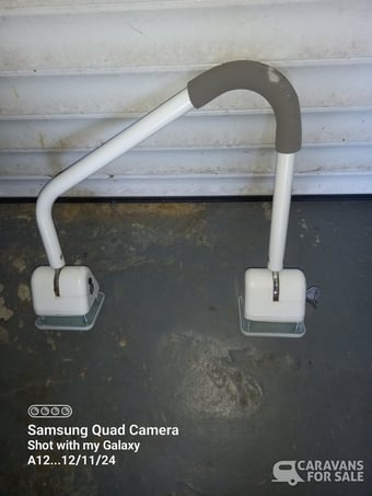 Caravan door locking security handle