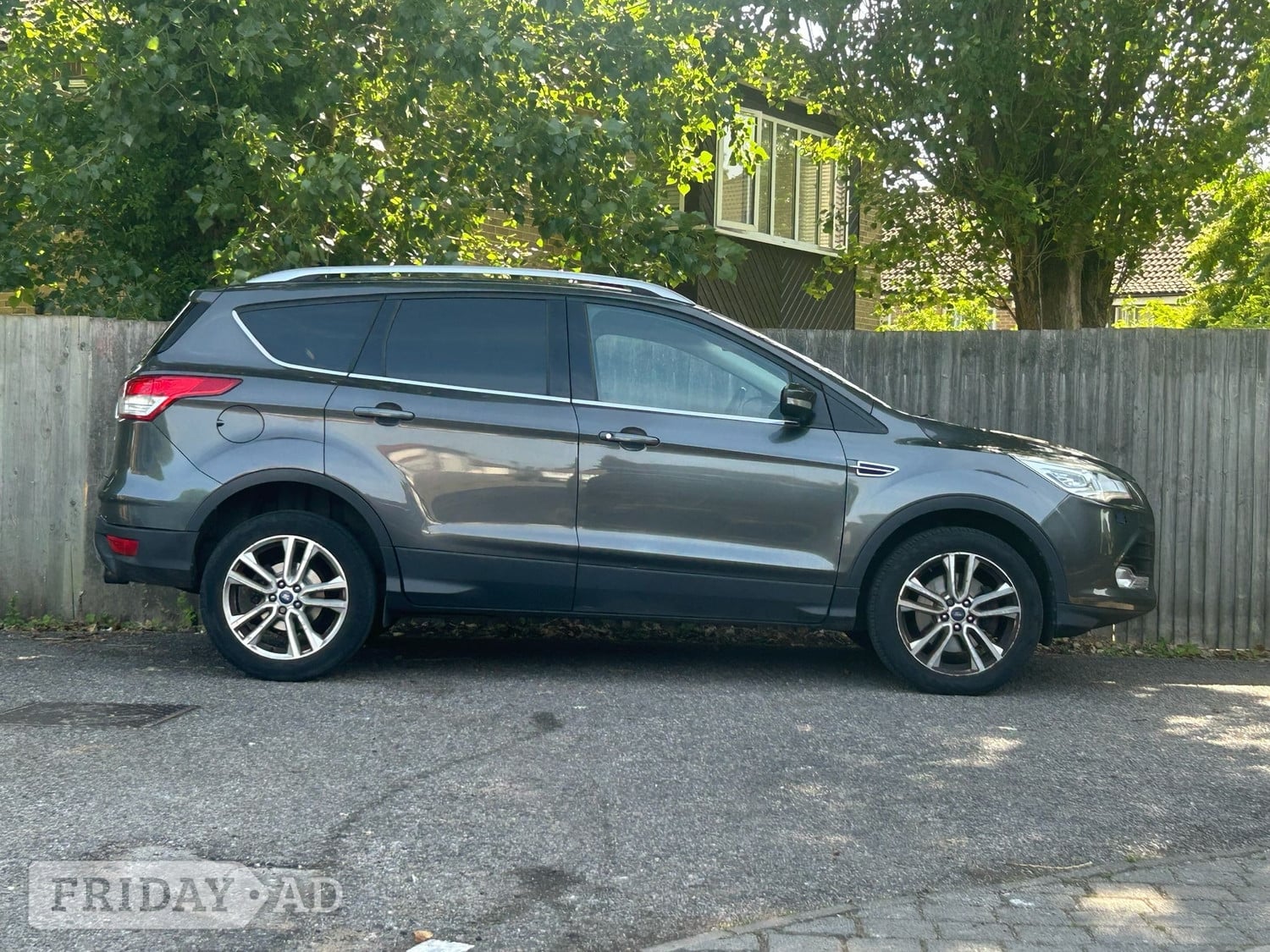 [ berth ]Ford Kuga