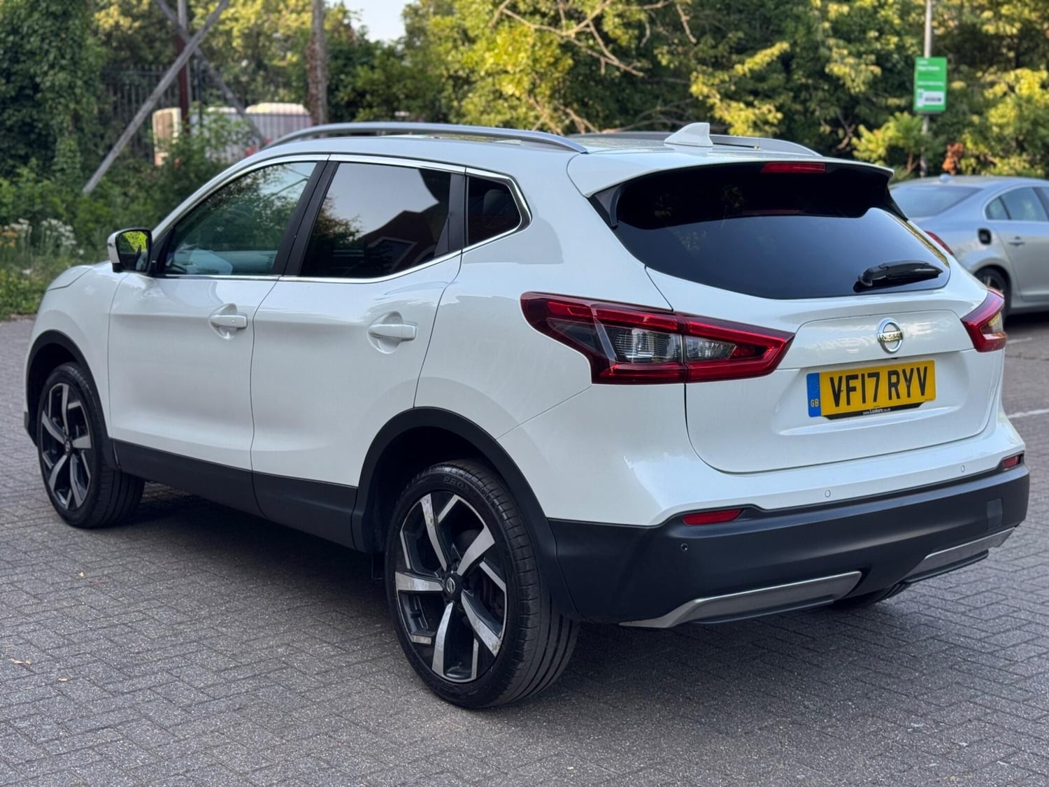 Nissan Qashqai 2017 - Cars in Hillingdon