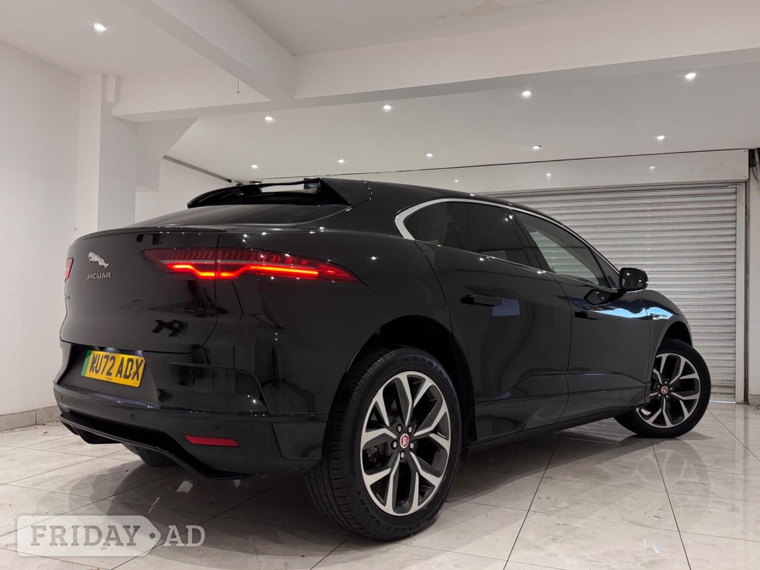 [ berth ]Jaguar I-Pace