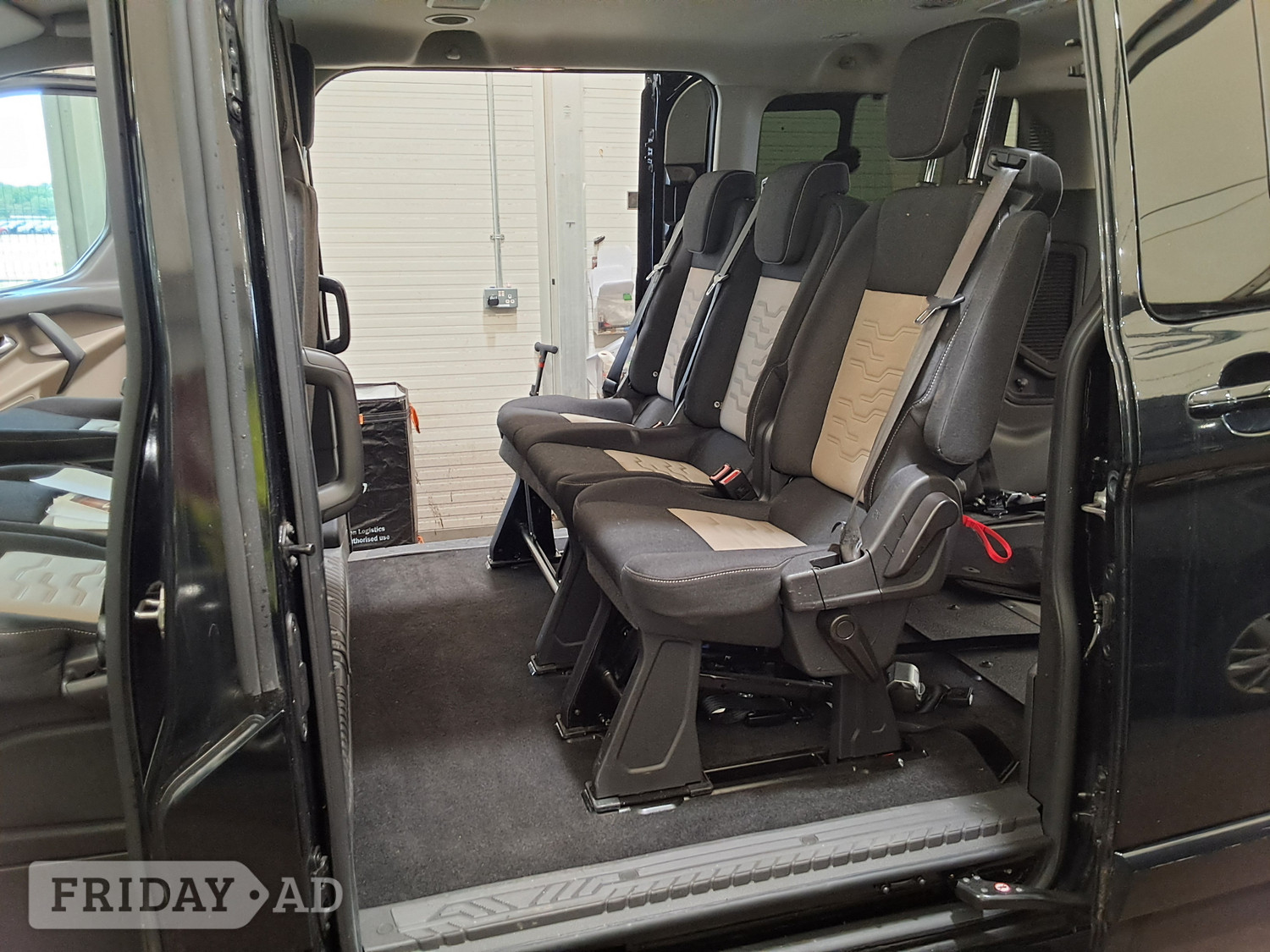 Ford Tourneo Custom 2018 - Cars