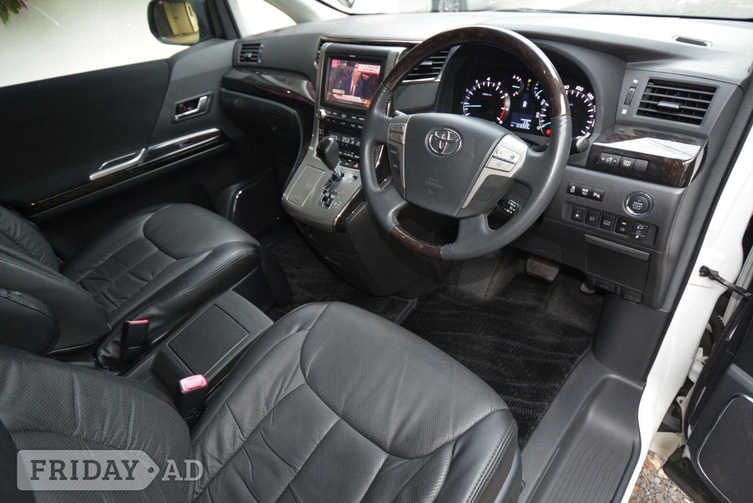 Toyota Vellfire Chingford