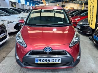 Toyota Sienta 2015