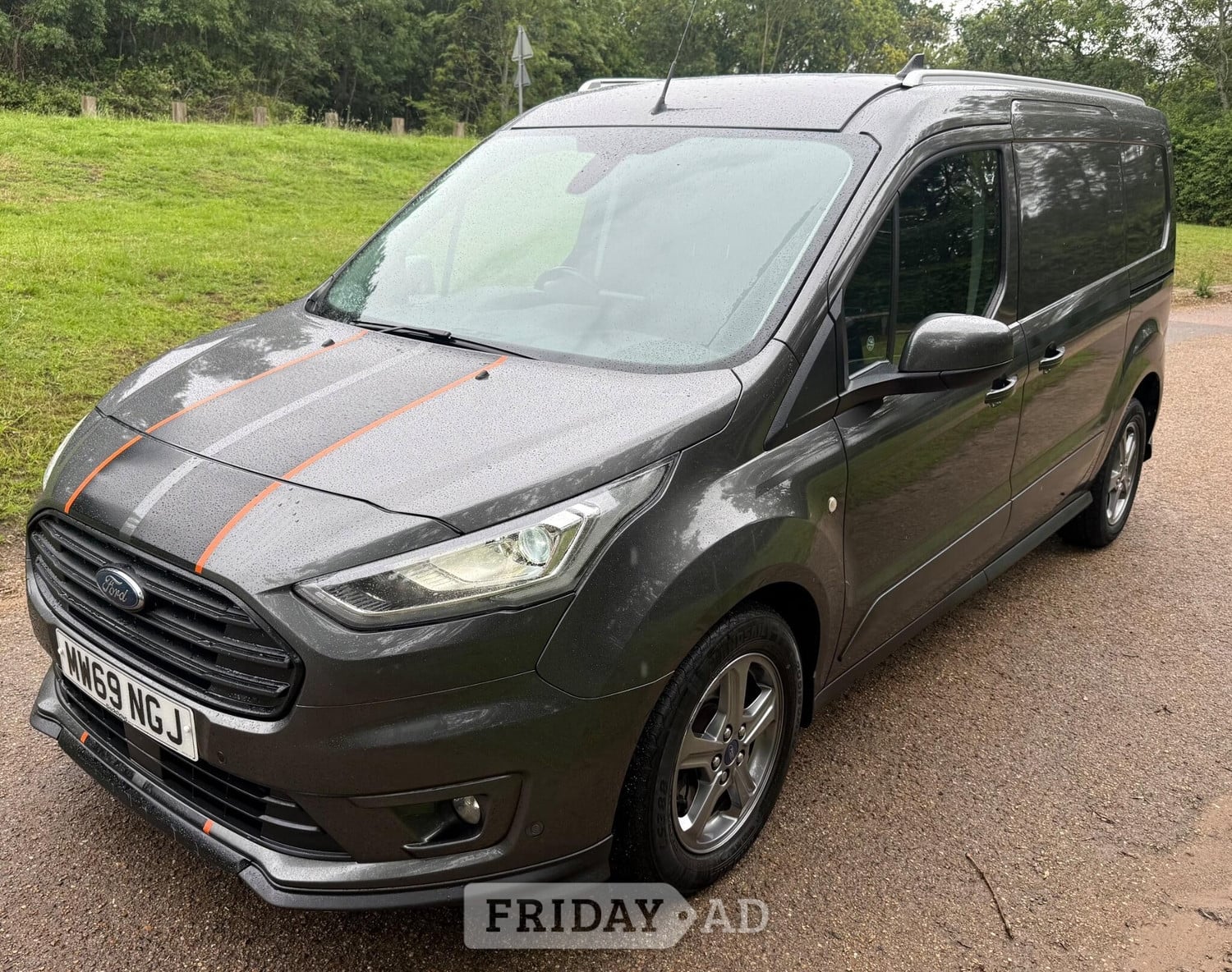 [ berth ]Ford Transit Connect