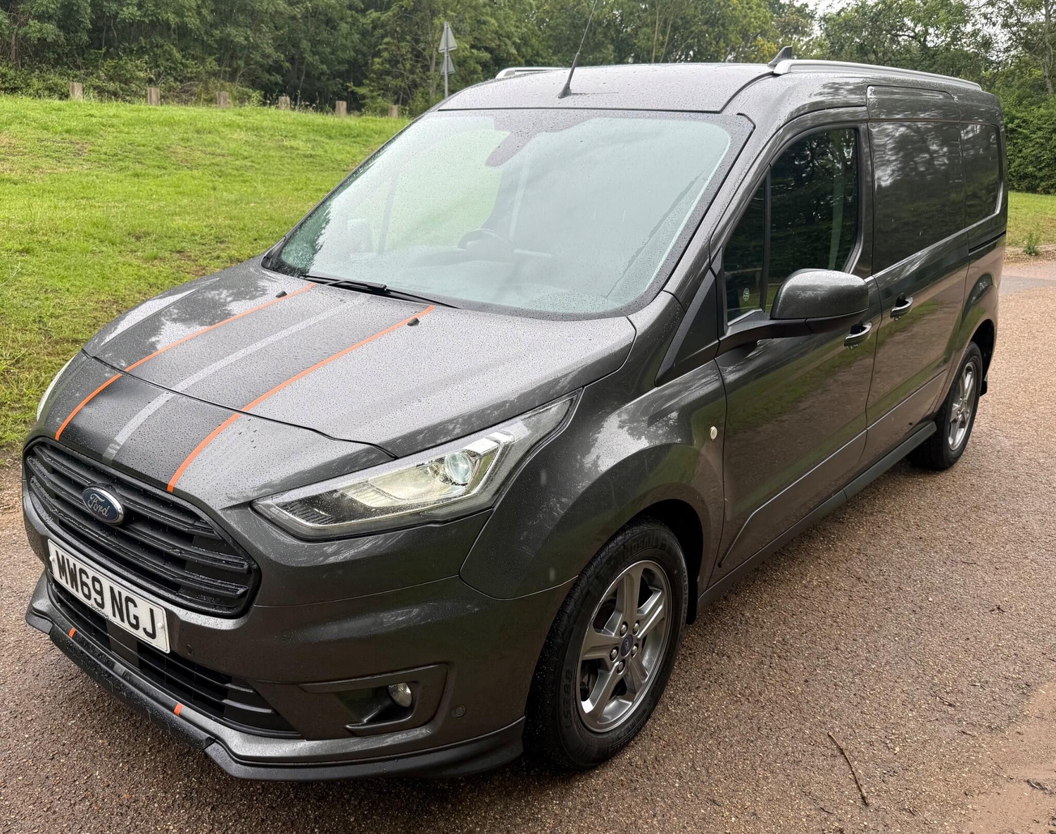 [ berth ]Ford Transit Connect