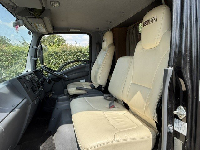 Equi-Trek Endeavour Elite Transport Pro Isuzu N75 190  Horsebox - Trailers & Horseboxes in Banbury