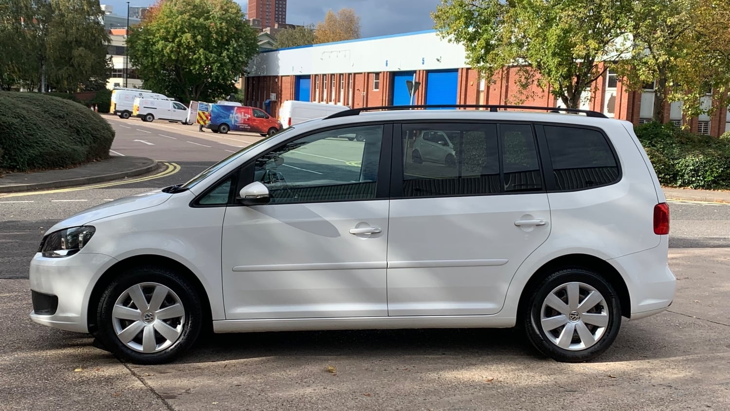 Volkswagen Touran 2013 - Cars in Birmingham