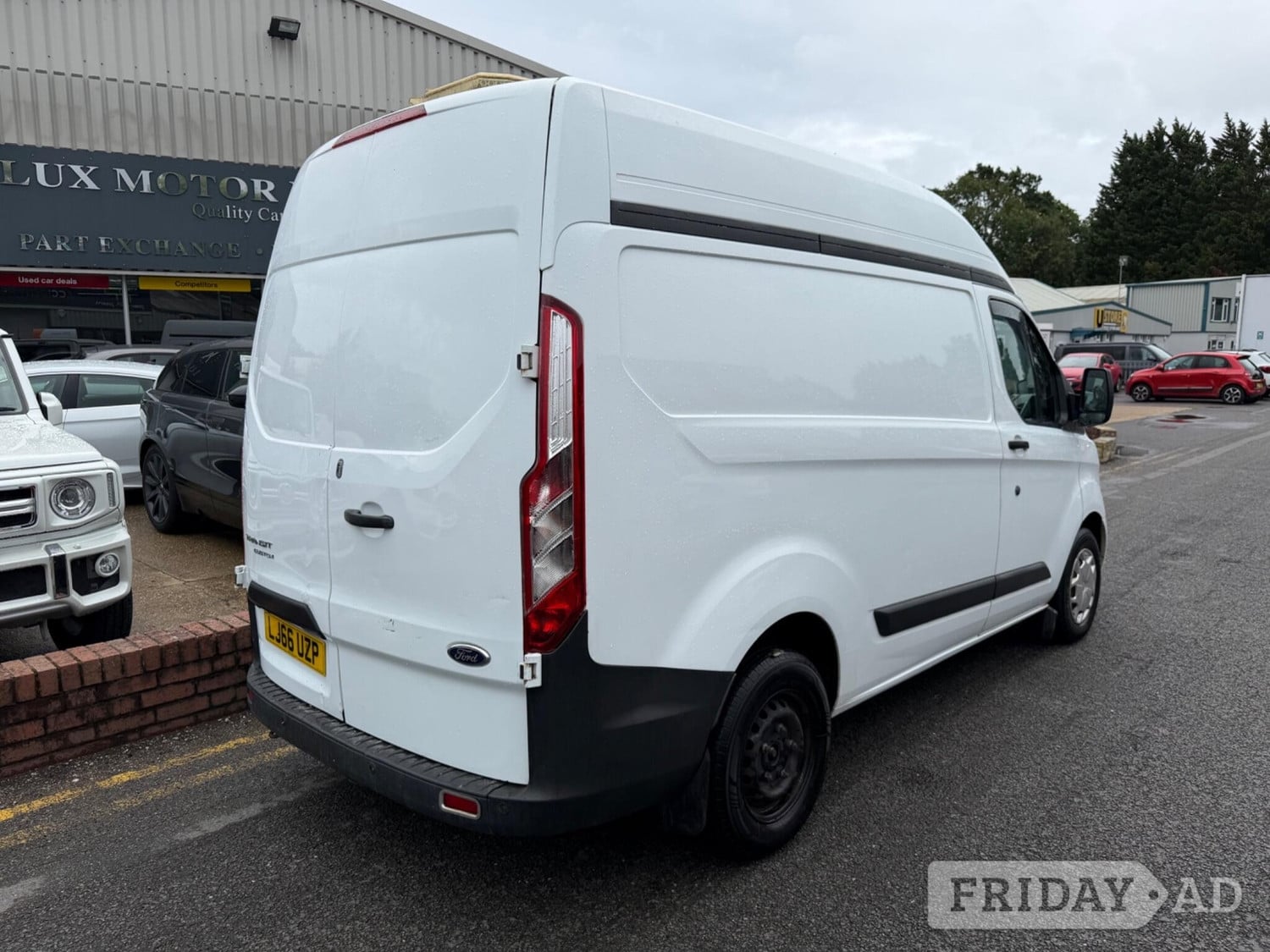 [ berth ]Ford Transit Custom