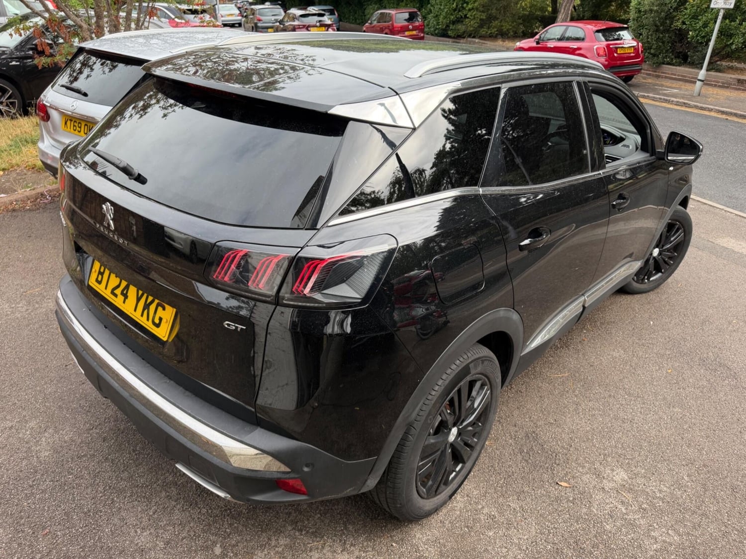 [ berth ]Peugeot 3008