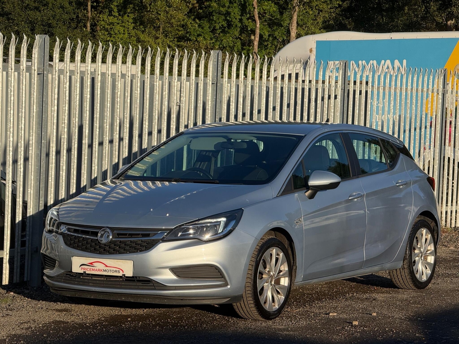 Vauxhall Astra 2017 - Cars