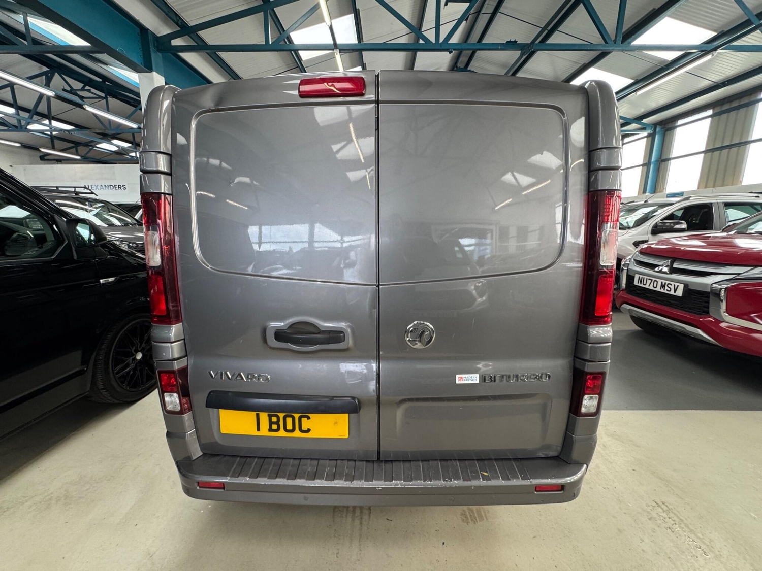 Vauxhall Vivaro 2018 - Vans & Commercial Vehicles