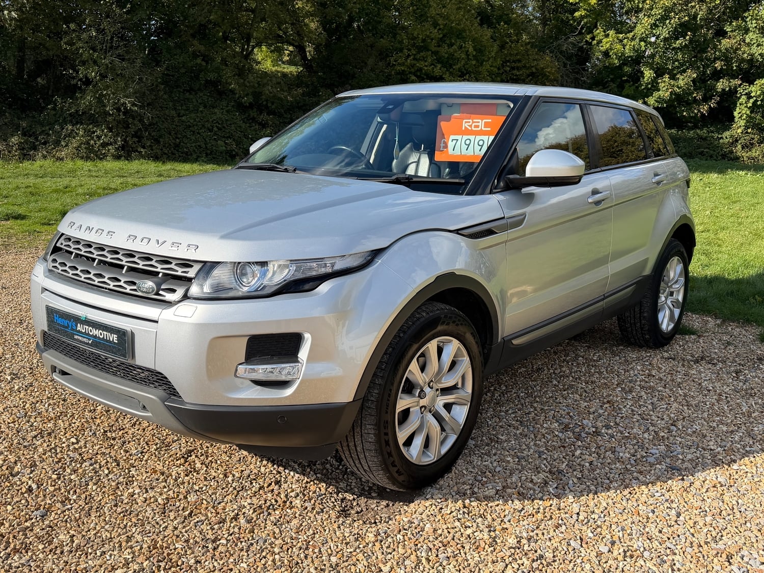 [ berth ]Land Rover Range Rover Evoque