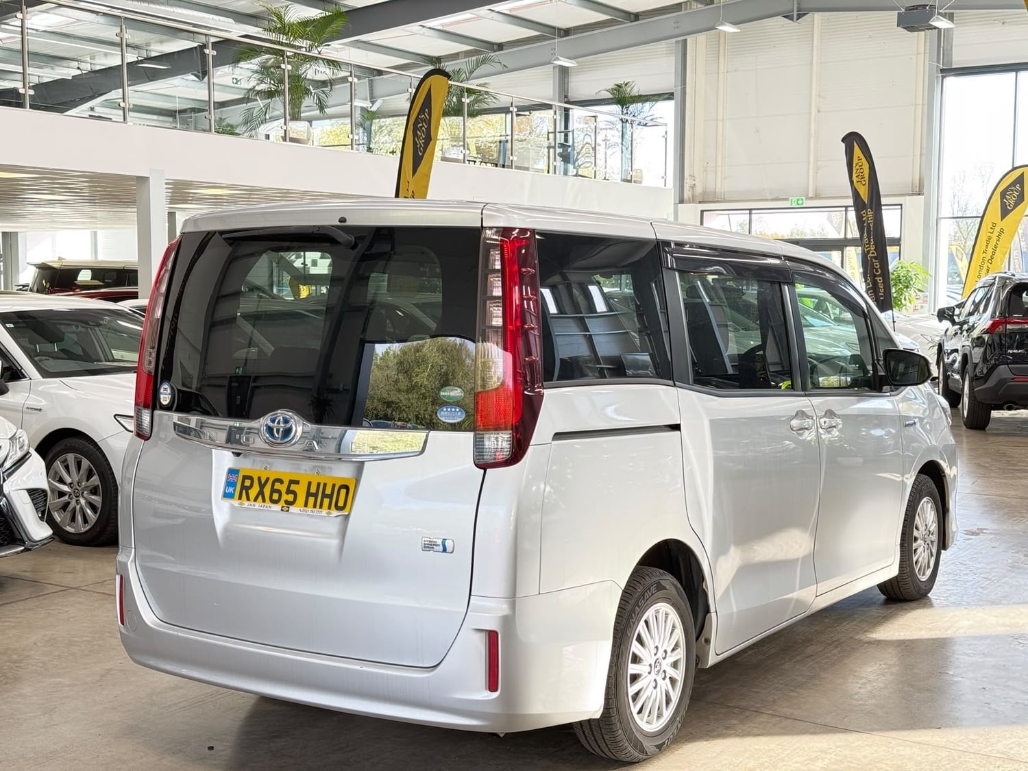 [ berth ]Toyota Noah