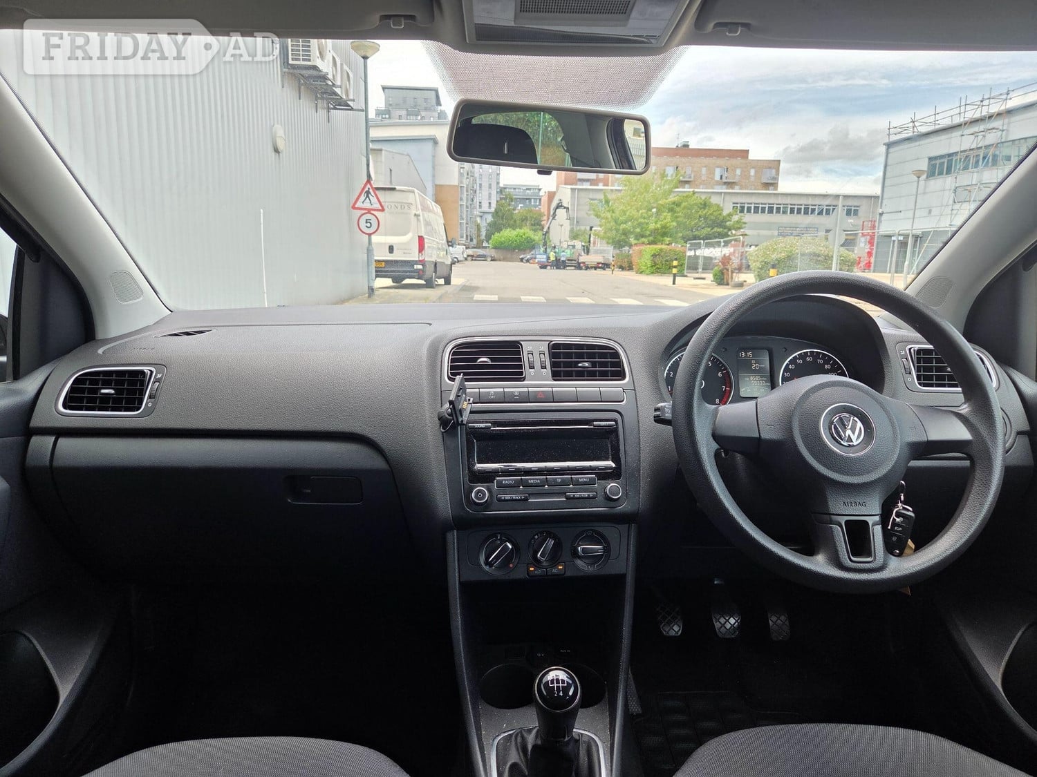 Volkswagen Polo 2013 - Cars in Slough