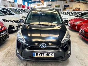 Toyota Sienta 2017