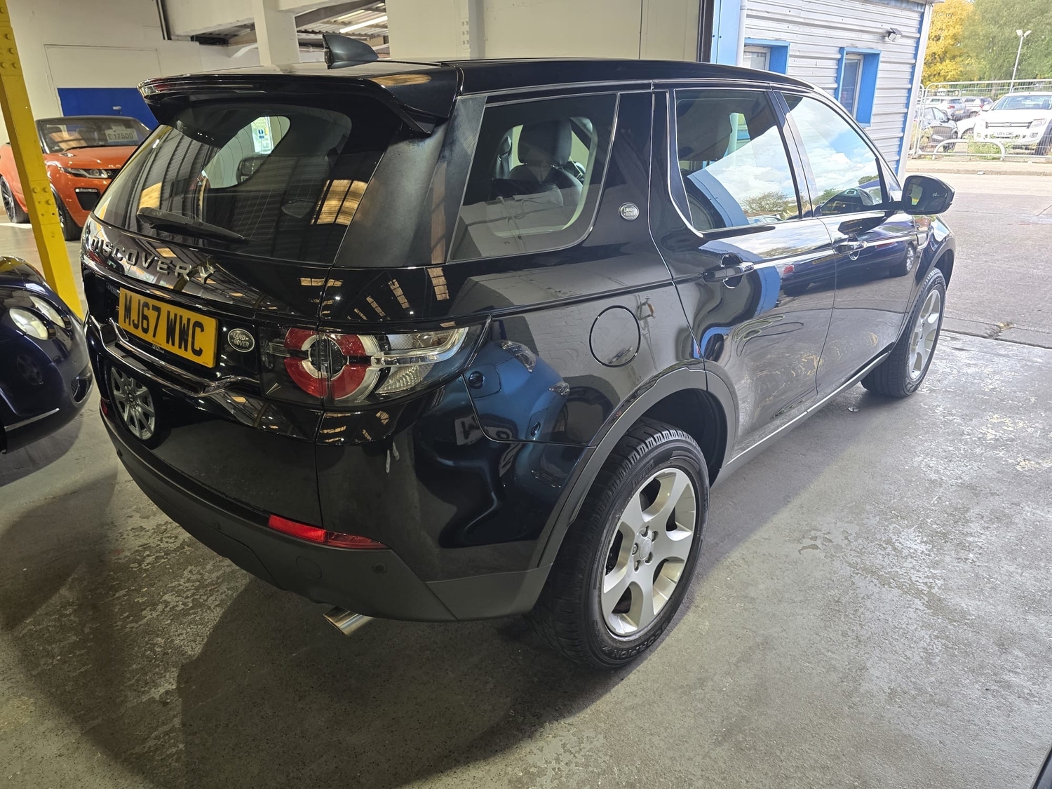 Land Rover Discovery Sport 2017 - Cars in Pontypridd