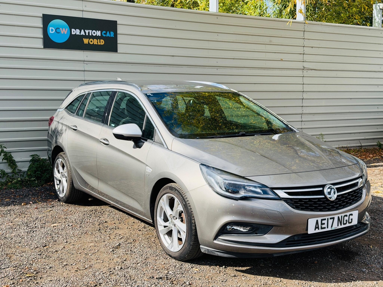 Vauxhall Astra 2017 - Cars in Hillingdon