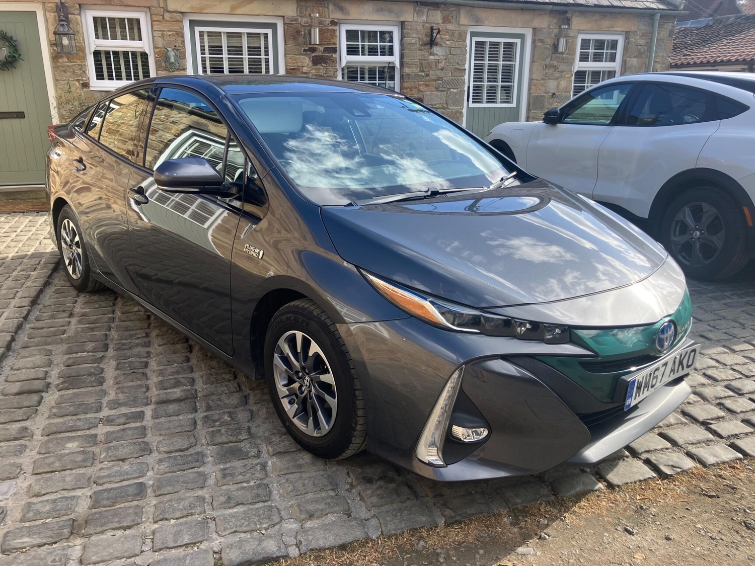 Toyota Prius 2018 - Cars in Durham