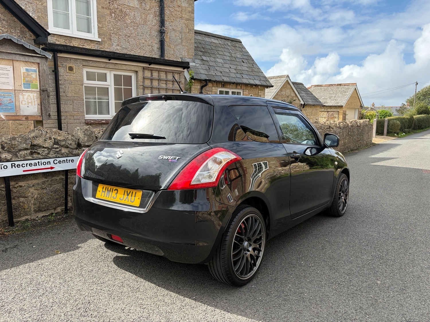 Suzuki Swift 2013 - Cars in Newport